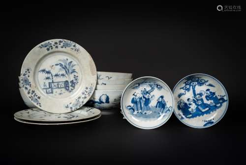 Arte Cinese A group of twenty-six blue and white porcelain dishes and bowls China, Qing dynasty, 18