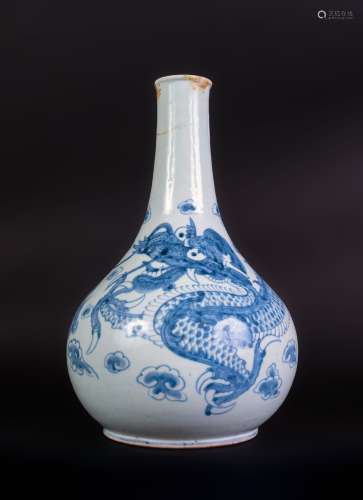 Arte Sud-Est Asiatico A blue and white pottery bottle painted with dragons Korea, Joseon dynasty, 1