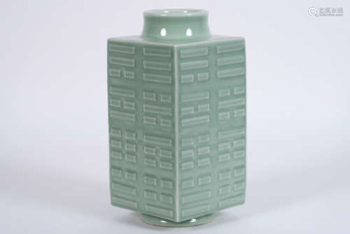 Chinese 'Cong' vase in marked porcelain with a lig…