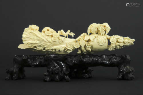 Antique finely sculpted Chinese sculpture in ivory…
