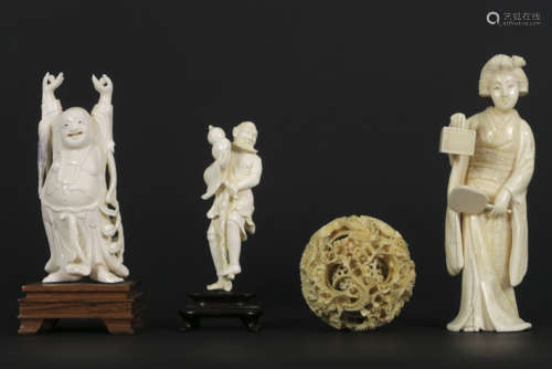 Lot (4) old Chinese sculptures in ivory : \