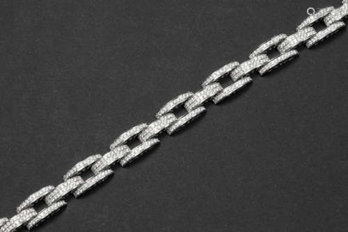 Beautiful bracelet with a classic gourmet link in …