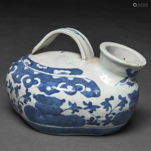 Calentador en porcelana china azul y blanca. Trabajo Chino, Siglo XVIII