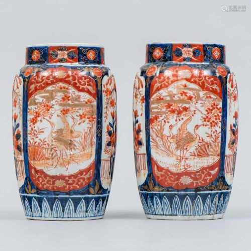 Pareja de jarrones en porcelana Japonesa de Imari. Siglo XIX