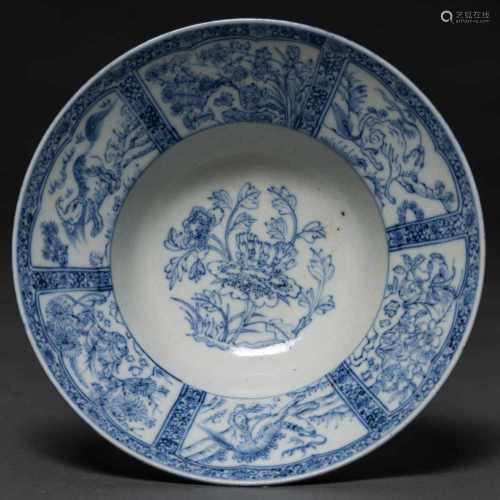 Cuenco en porcelana china azul y blanca. Trabajo Chino, Siglo XIX-XX