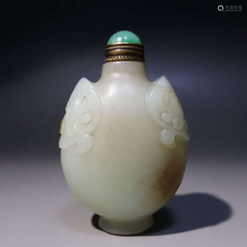 HETIAN JADE SNUFF BOTTLE WITH TWO BEAST MASK DECORATION
