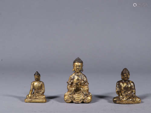 OLD COLLECTION A SET OF THREE GILT-BRONZE SITTING BUDDHA