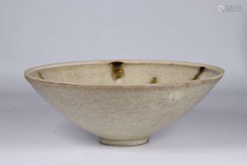 CIZHOU WARE DOT AND CRACKLE PATTERNED CONICAL BOWL