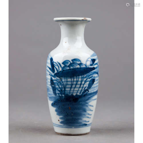 A BIG BLUE AND WHITE FLORALS TINY VASE