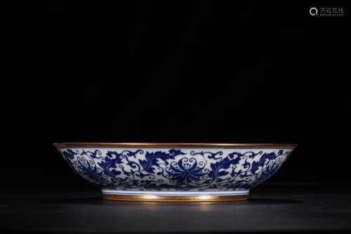A BLUE AND WHITE FLORALS GILT PLATE QING DYNASTY YONGZHENG PERIOD