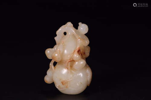 A HETIAN JADE CARVED BOYS AND GUARDS ORNAMENT QING DYNASTY