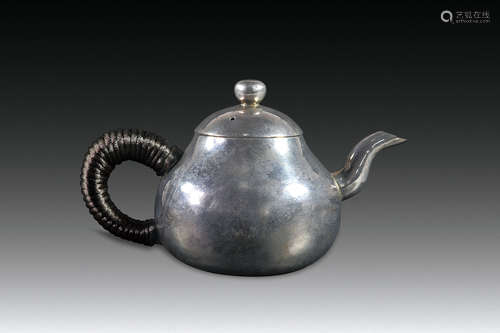 JAPANESE MEIJI PERIOD SILVER TEA POT