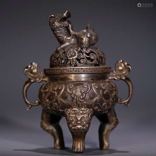 A QING DYNASTY SILVER AUSPICIOUS BEAST CENSER