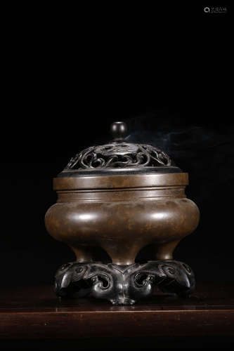 A BRONZE LI-TYPE CENSER (WITH ZITAN WOOD COVER AND SEATER) QING DYNASTY ‘ZE WEI ZHEN MARKED’