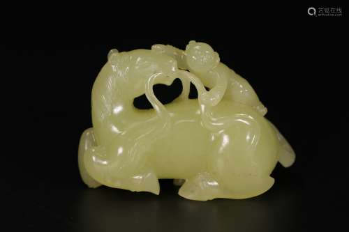 HETIAN YELLOW JADE CARVED MONKEY AND HORSES ORNAMENT