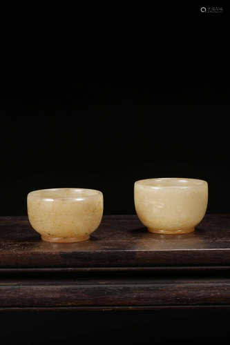 A PAIR OF HETIAN JADE CUPS QING DYNASTY