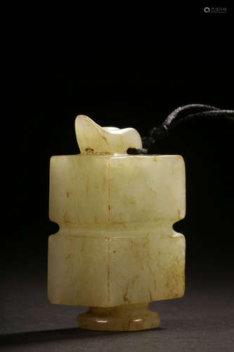 XINJIANG HETIAN WHITE ARCHAIC JADE ORNAMENTS