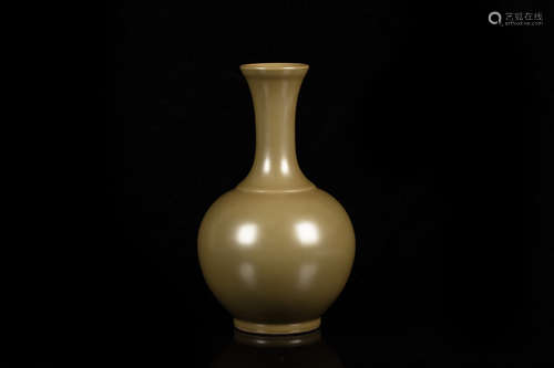 TEA DUST GLAZED VASE