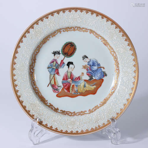 A FAMILLE ROSE FIGURES PLATE QING DYNASTY