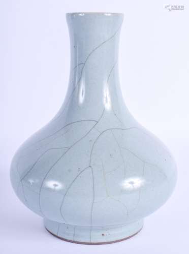 AN EARLY 20TH CENTURY CHINESE GE TYPE ROBINS EGG VASE