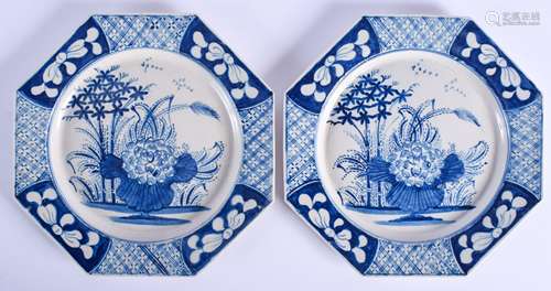 18th c. Bow pair of octagonal plate painted in blue