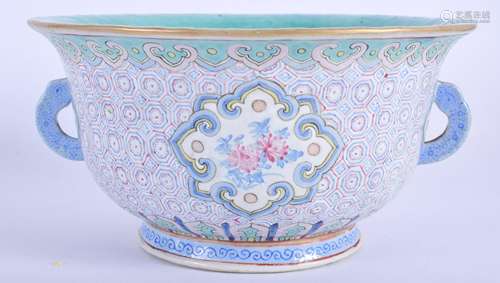 A 19TH CENTURY CHINESE TWIN HANDLED PORCELAIN CENSER