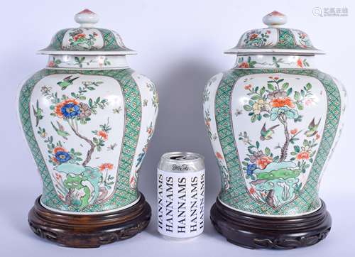 A PAIR OF 19TH CENTURY FRENCH SAMSONS OF PARIS FAMILLE