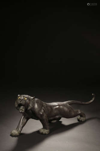 BRONZE CAST AND CARVED 'PANTHER' FIGURE