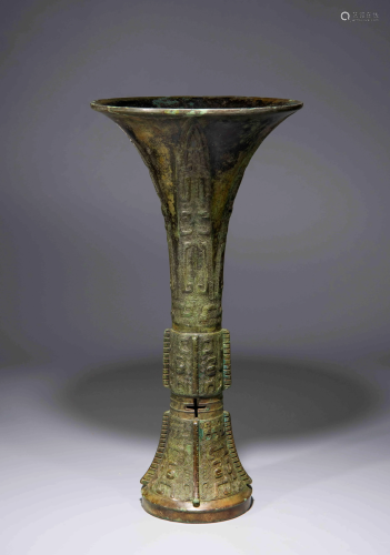A CHINESE BRONZE GOBLET