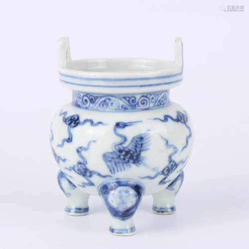 A CHINESE BLUE AND WHITE PORCELAIN T…