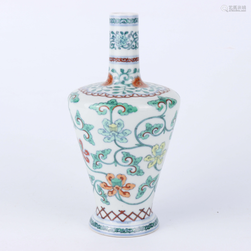 A CHINESE DOUAI WRAPPED FLORAL BELL SH…