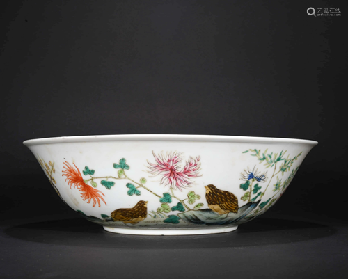 A CHINESE FAMILLE ROSE PORCELAIN BOWL