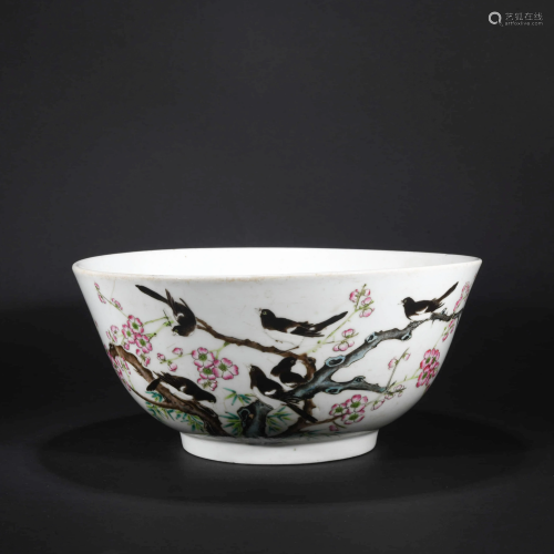 A CHINESE FLORAL PORCELAIN BOWL