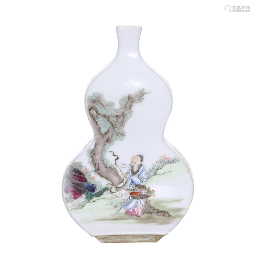 A CHINESE FAMILLE ROSE PORCELAIN SQUAR…