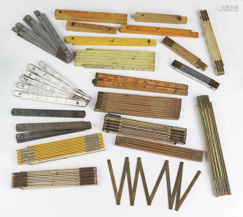 (18) Metal and Wood Folding Rulers