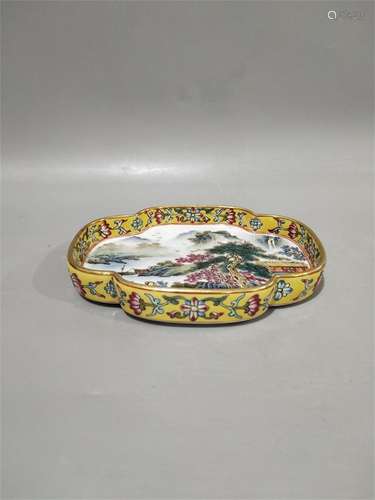 A Chinese Famille Rose Porcelain Brush Washer