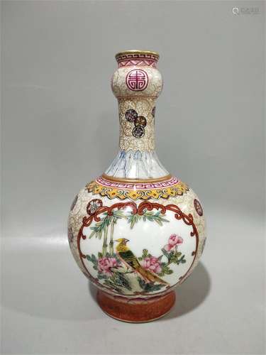 A Chinese Enamel Porcelain Gilt Flower&Bird Pattern
Garlic Bottle