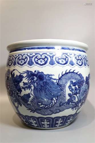 A Chinese Blue and White Dragon Pattern Porcelain Tank