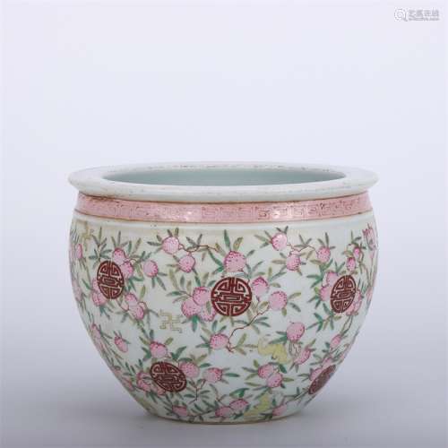A Chinese Peach Painted Famille Rose Porcelain Tank