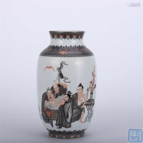 A Chinese Grisaille Painting Porcelain Vase