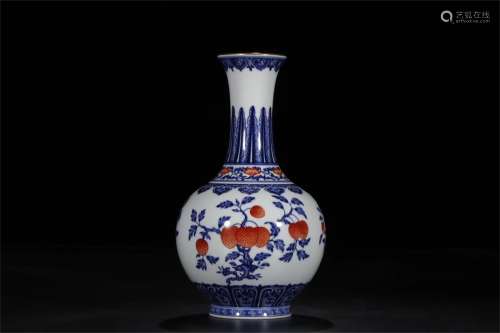 A Chinese Blue and White Alum Red Floral Porcelain Vase