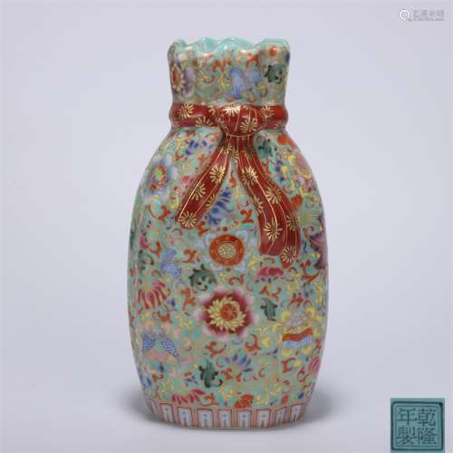 A Chinese Twine Pattern Floral Porcelain Vase