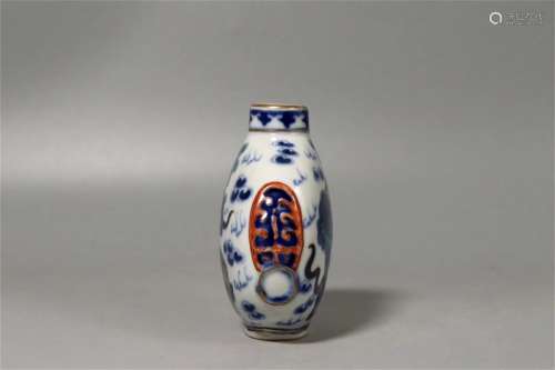 A Chinese Multi-colored Porcelain Snuff Bottle