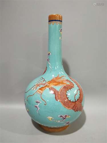 A Chinese Alum Red Gilt Dragon Pattern  Porcelain Vase