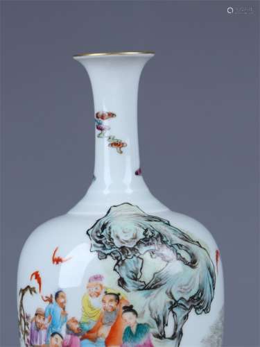 A Chinese Enamel Painted Porcelain Vase