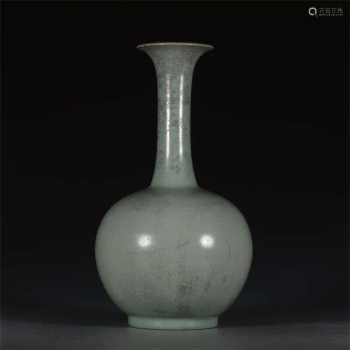 A Chinese Ru Kiln Inscribed Porcelain Vase