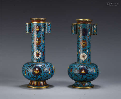 A PAIR OF CHINESE CLOISONNE FLOWER PEAR SHAPED ARROW VASE