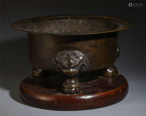 CHINESE ANCIENT BRONZE CARVED TRIPLE FEET LCENSER BASIN