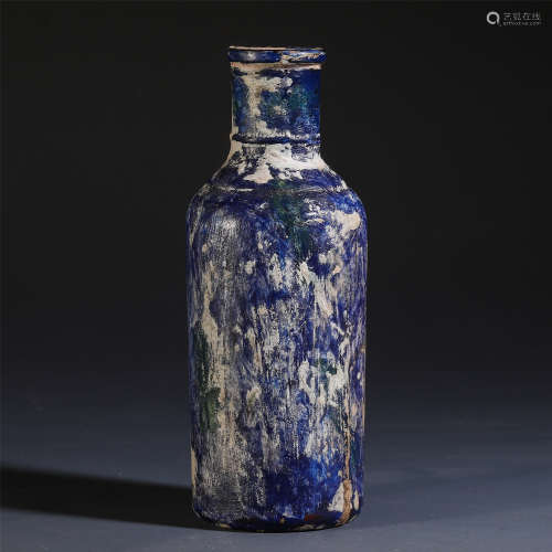 CHINESE PEKING GLASS CARVED BOTTLE
