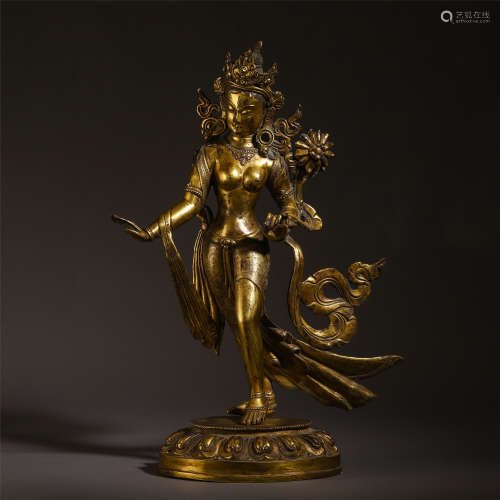 CHINESE GILT BRONZE CARVED STANDING GUANYIN WITH LOTUS